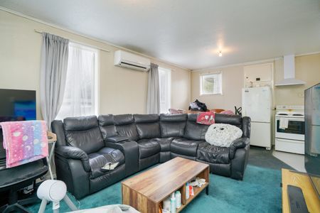 2 Bedroom - Rear Unit on the main stretch of Invercargill! - Photo 2