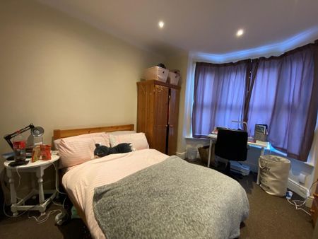 5 bedroom terraced house to rent - Photo 4