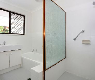CHARMING HOME IN PRESTIGE WATERFRONT PRECINCT - Photo 6