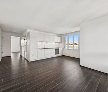 ERSTVERMIETUNG: 2.5-Zimmerwohnung an bester Lage in Zürich-Oerlikon - Photo 3