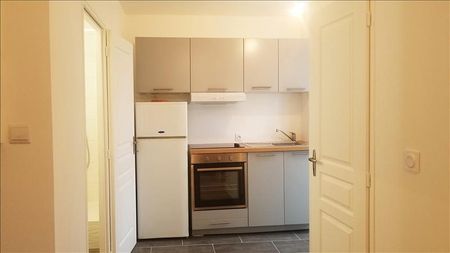 2 pièces - Meublé - 39 m² - 2ème étage - Colocation non autorisée - Photo 4