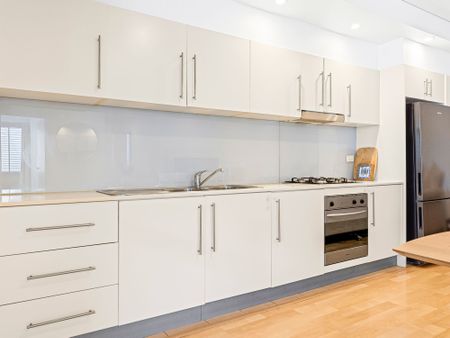 Contemporary Comfort In A Central Location! - Photo 5