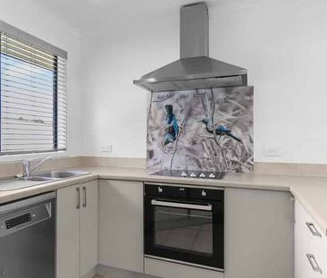 Family Home - Photo 4