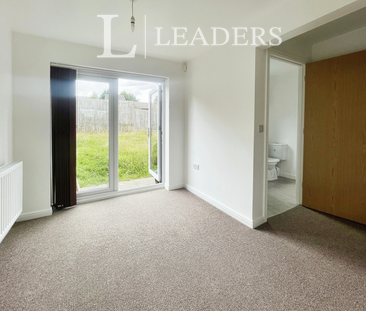 3 bedroom house to rent Greene Way, M7 - Photo 6