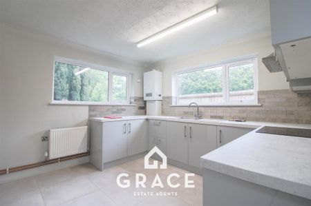 2 bedroom end of terrace house to rent - Photo 2