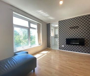 Property For Let - Princes Court - Photo 3