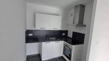 Appartement F2 - RESIDENCE NEUVE-CUISINE EQUIPEE-BALCON-PARKING EXTERIEUR - Résidence Le Copernic - Photo 2