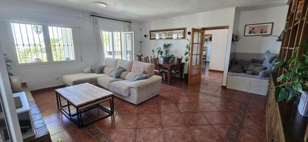Chalet en alquiler en Malaga - Photo 2