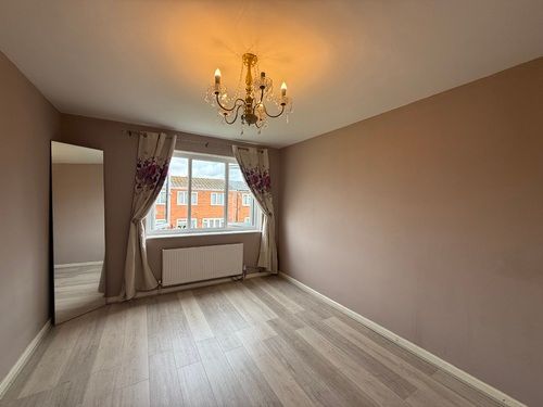 Property For Let - Simnel Close - Photo 1
