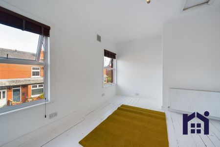 2 bedroom terraced house to rent - Photo 4