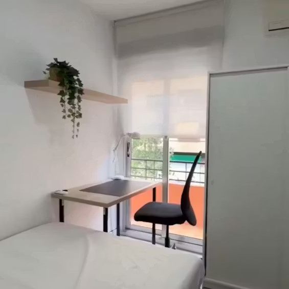 Avinguda de Peris i Valero, Valencia, Valencian Community 46004 - Photo 1