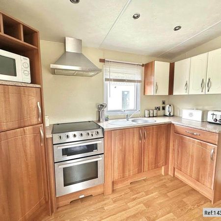 2 bed Park Home in Hosler Park , New Romney, TN28 8XD - Photo 4