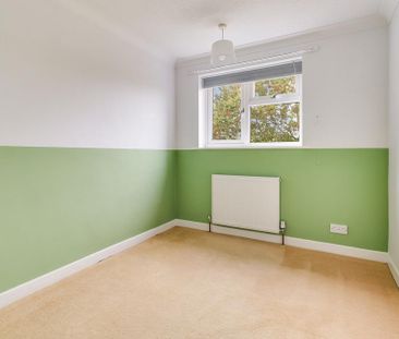 3 bedroom semi-detached house to rent - Photo 6