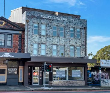 Modern Studio Unit - Photo 4