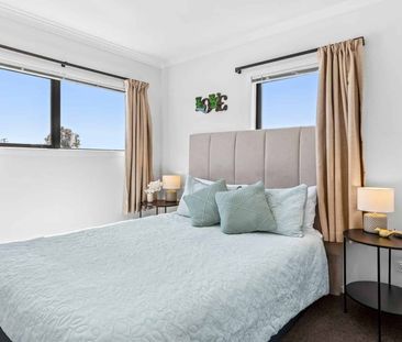 Fully Furnished two Bedroom Home - Photo 5