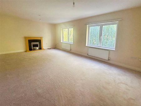 4 bedroom semi-detached house to rent - Photo 2