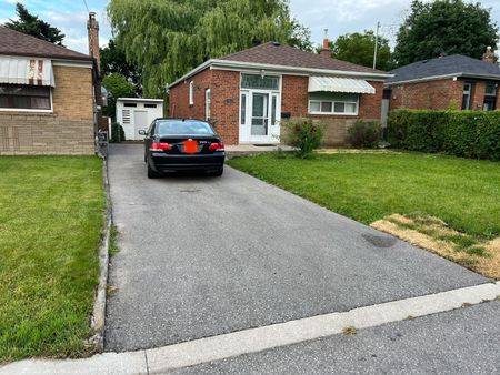 For Lease - 33 Glenshephard Drive, Toronto, Ontario - Photo 5