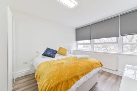 3 bedroom flat to rent - Photo 3