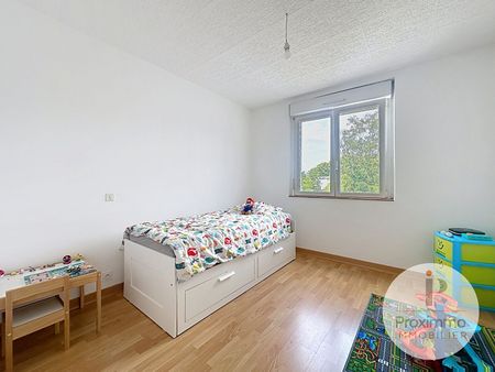 Location Appartement 4 pièces 96m² - Photo 4