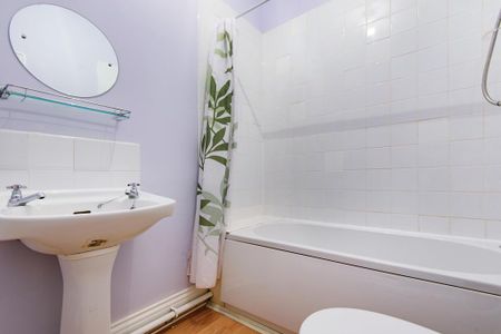 1 bedroom ground floor flat to rent - Photo 4