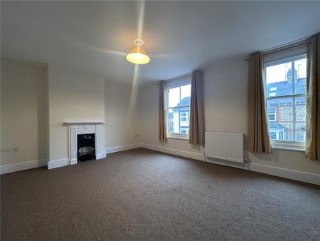 4 bedroom terraced house to rent - Photo 3