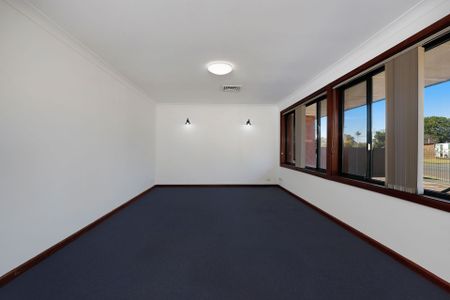 Neat Family Home - Photo 3