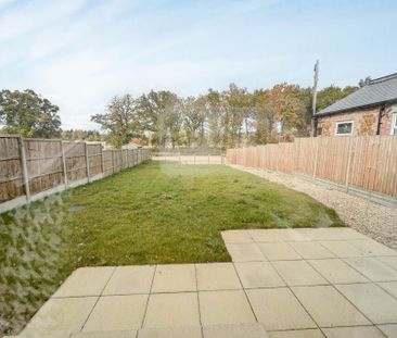 Narborough - Photo 2