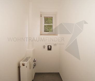 Wohnen im Grünen - moderne 2-Raum-Whg. mit Tageslichtbad und Einbauküche! - Foto 2