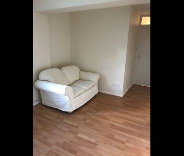 3 Bed Flat, Butterworth Path, LU2 - Photo 6