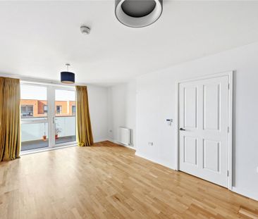Bathurst Square, N15, London - Photo 2
