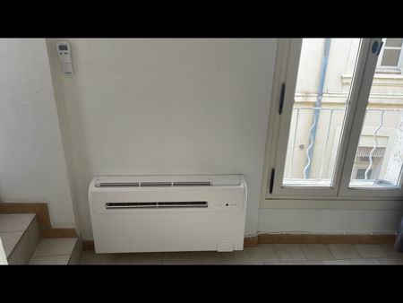 AVIGNON INTRA MUROS: T1 climatisé en coeur de ville et en zone piétonne, idéal pour le Festival ou en août pour découvrir Avignon - Photo 4