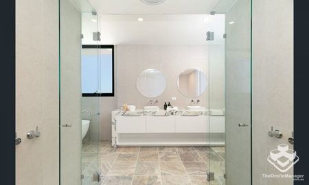 Prestige Absolute Beachfront Penthouse - Photo 3