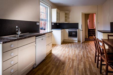 4 bedroom maisonette to rent - Photo 5