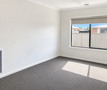 Modern 4 bedroom home in Mooroopna - Photo 1