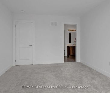 Property For Lease | N9048244 - Photo 6