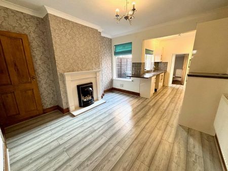 3 bedroom terraced house to rent - Photo 5