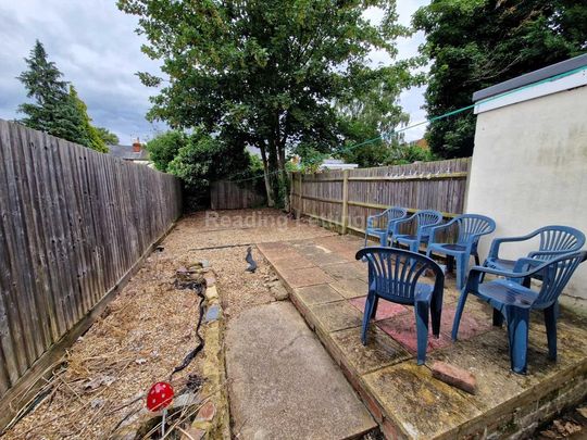 4 bedroom terraced house to rent - Photo 1