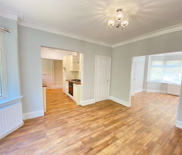 3 Bed Detached House, Heathland Road, M7 - Photo 1