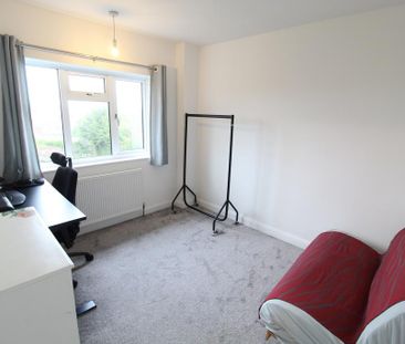 2 bedroom semi-detached house to rent - Photo 4