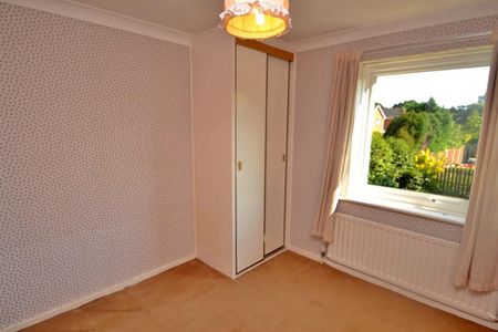 4 bedroom detached house to rent - Photo 3