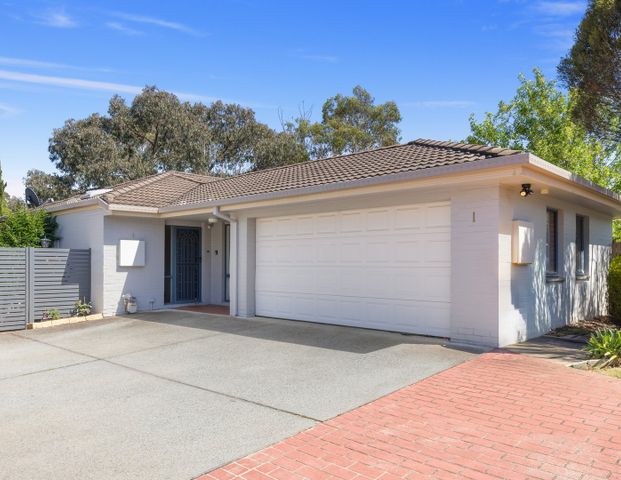 1/9 Dines Pl, Bruce ACT 2617 - Townhouse For Rent | Domain - Photo 1