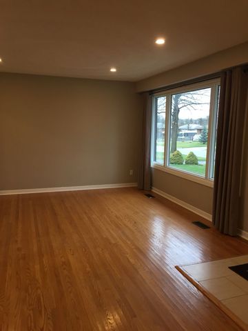 For Lease - 260 Linden Street, Oshawa, Ontario - Photo 3