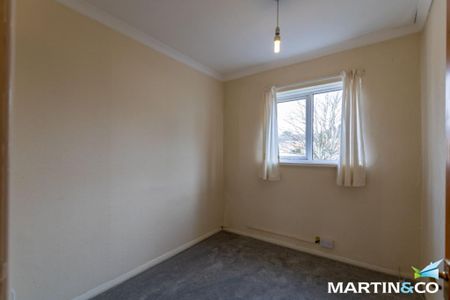 2 bedroom end of terrace house to rent - Photo 4