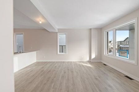 For Lease - 201 Beebalm Crescent, Barrhaven, Ontario - Photo 2