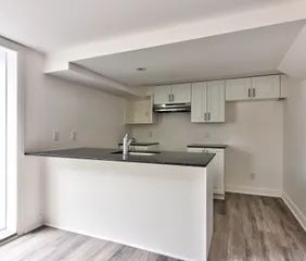 1 room apartment of 60m² in Montreal - Photo 2