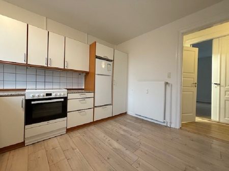 Skøn 3-værelses lejlighed i hjertet af Odense centrum. - Photo 5