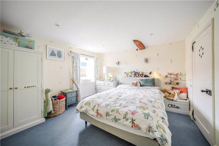 5 bedroom detached house to rent - Photo 4