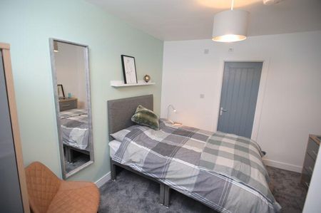 6 bedroom property to rent - Photo 2