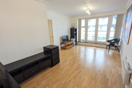 2 bedroom apartment to rent - Photo 2