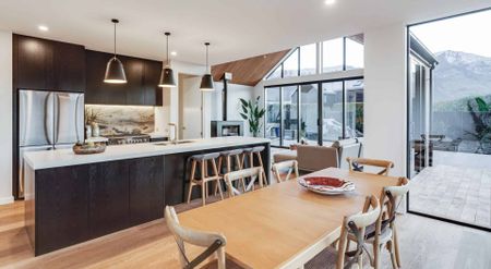 Where Luxury Feels Like Home - Photo 3